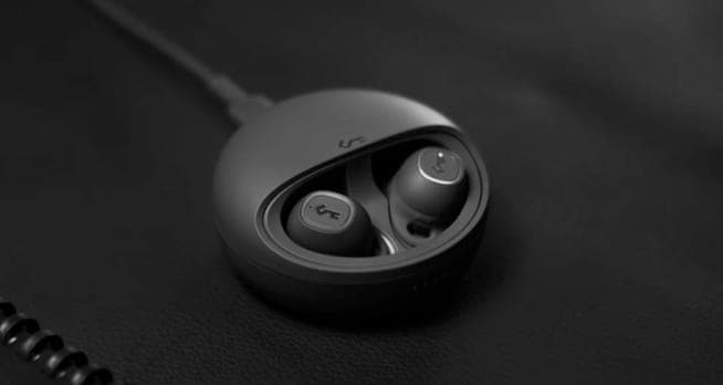 YX1 WIRELESS EARPHONES gallery image 1
